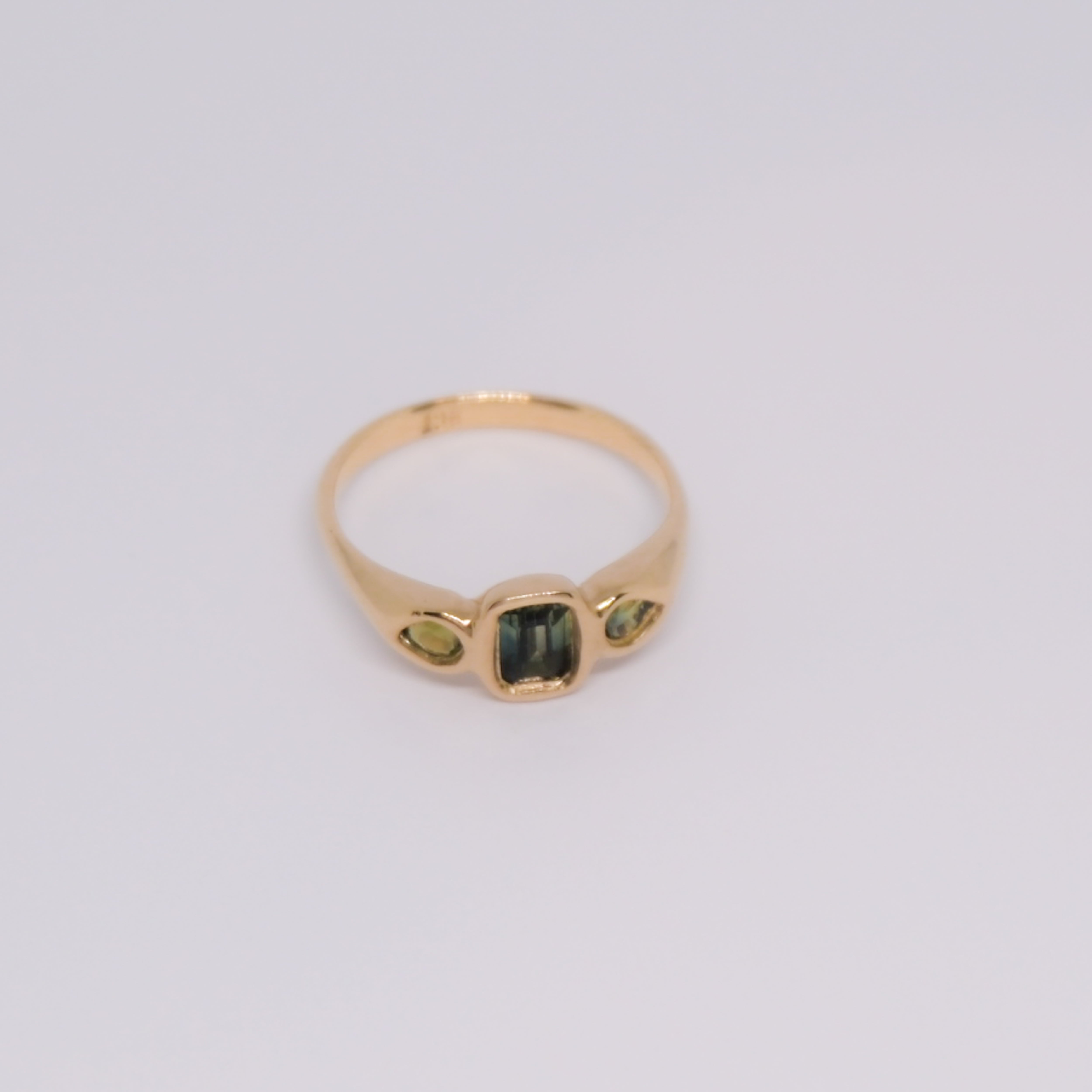 Niah Ring | Q