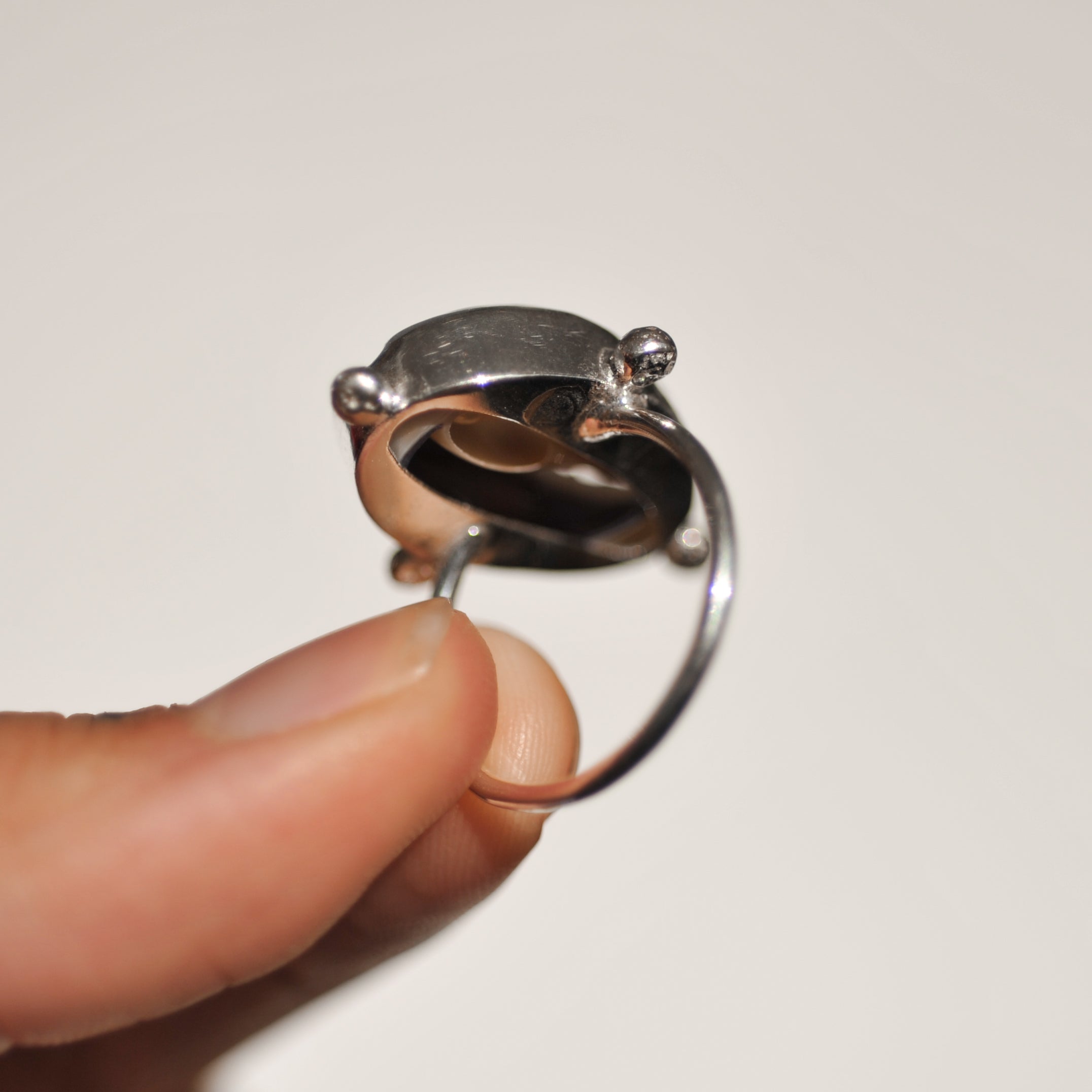 Cowrie Ring | Q