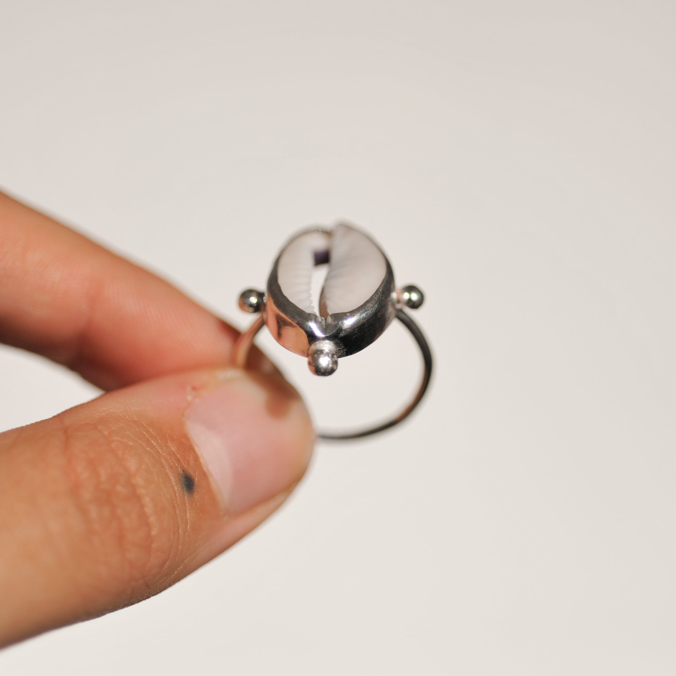Cowrie Ring | O