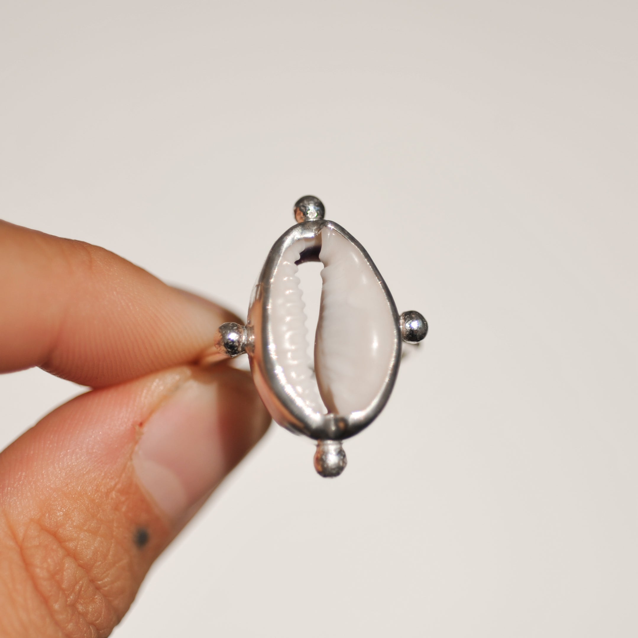 Cowrie Ring | O