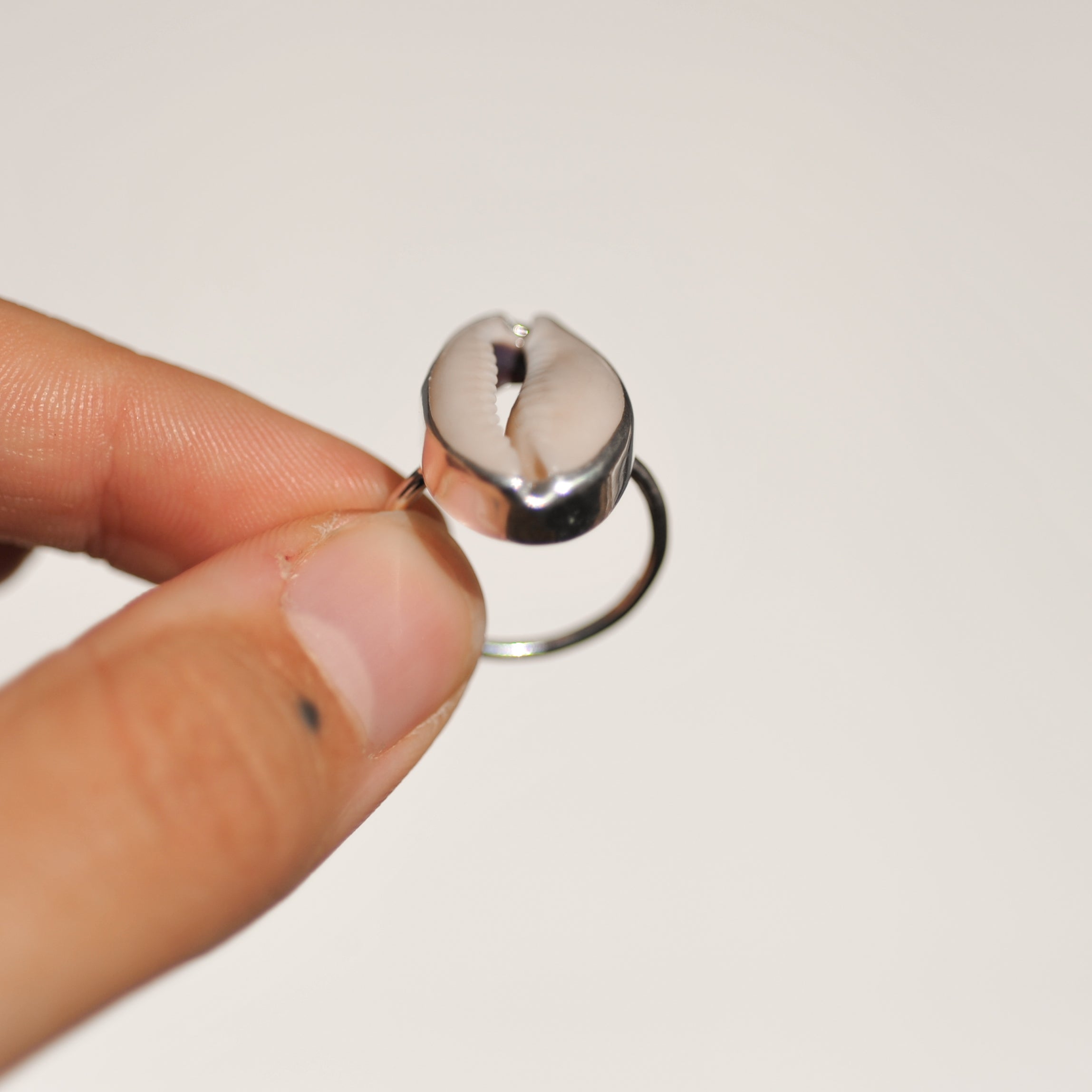 Cowrie Ring | L