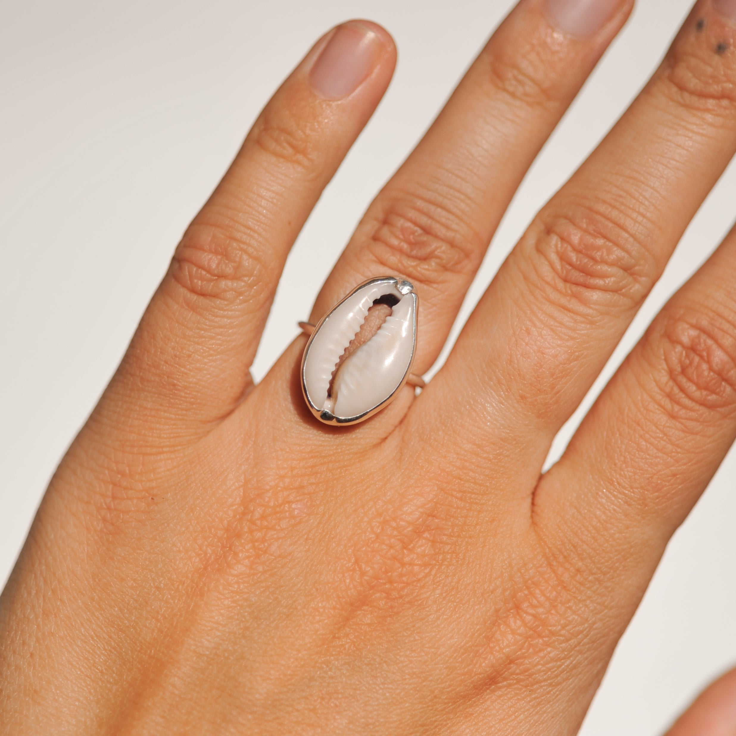 Cowrie Ring | L