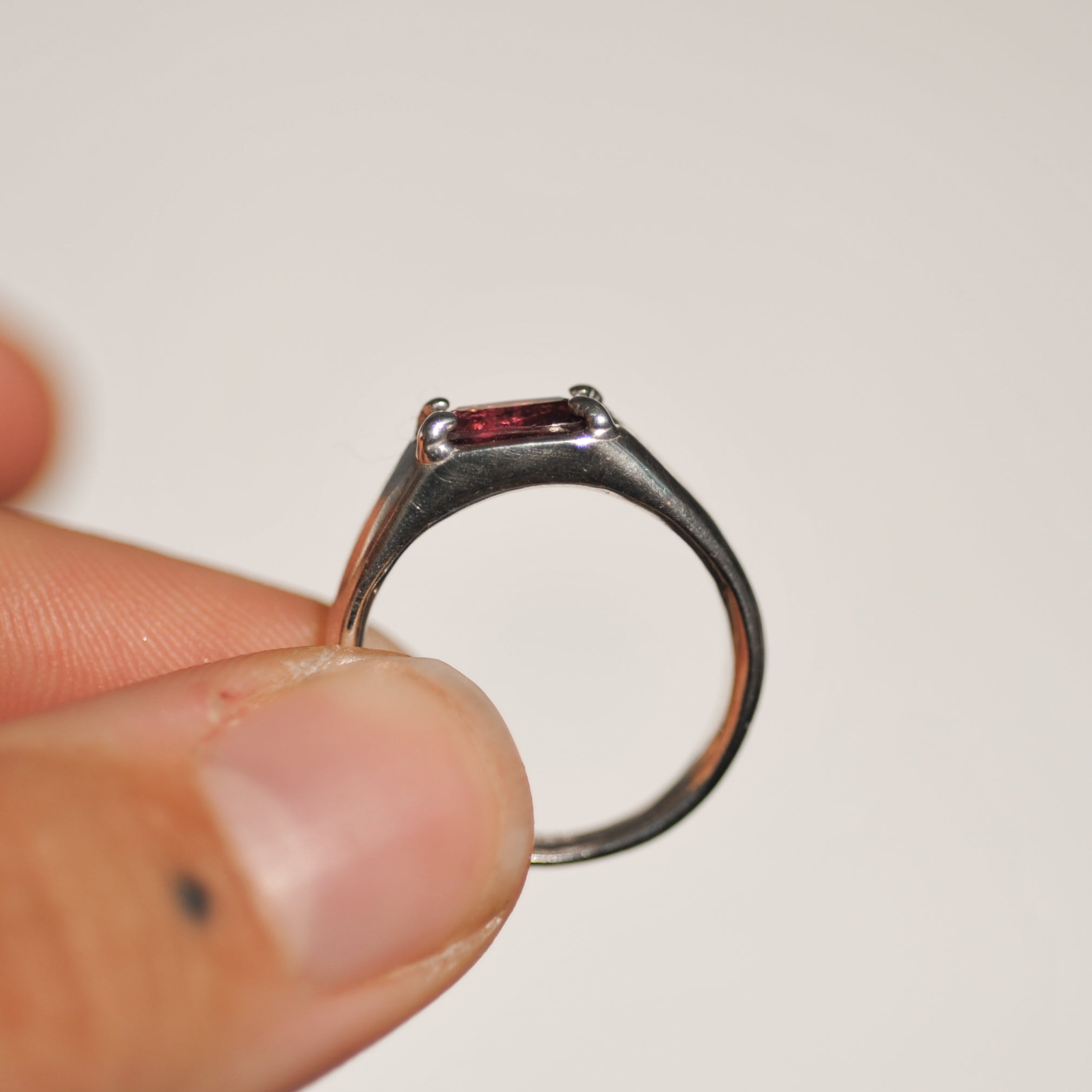 Garnet Ring | O