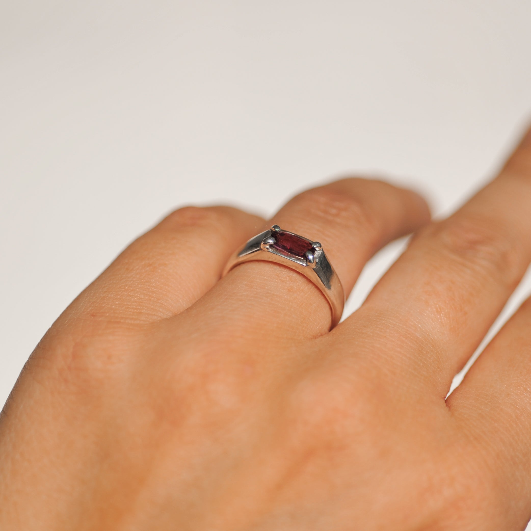 Garnet Ring | O