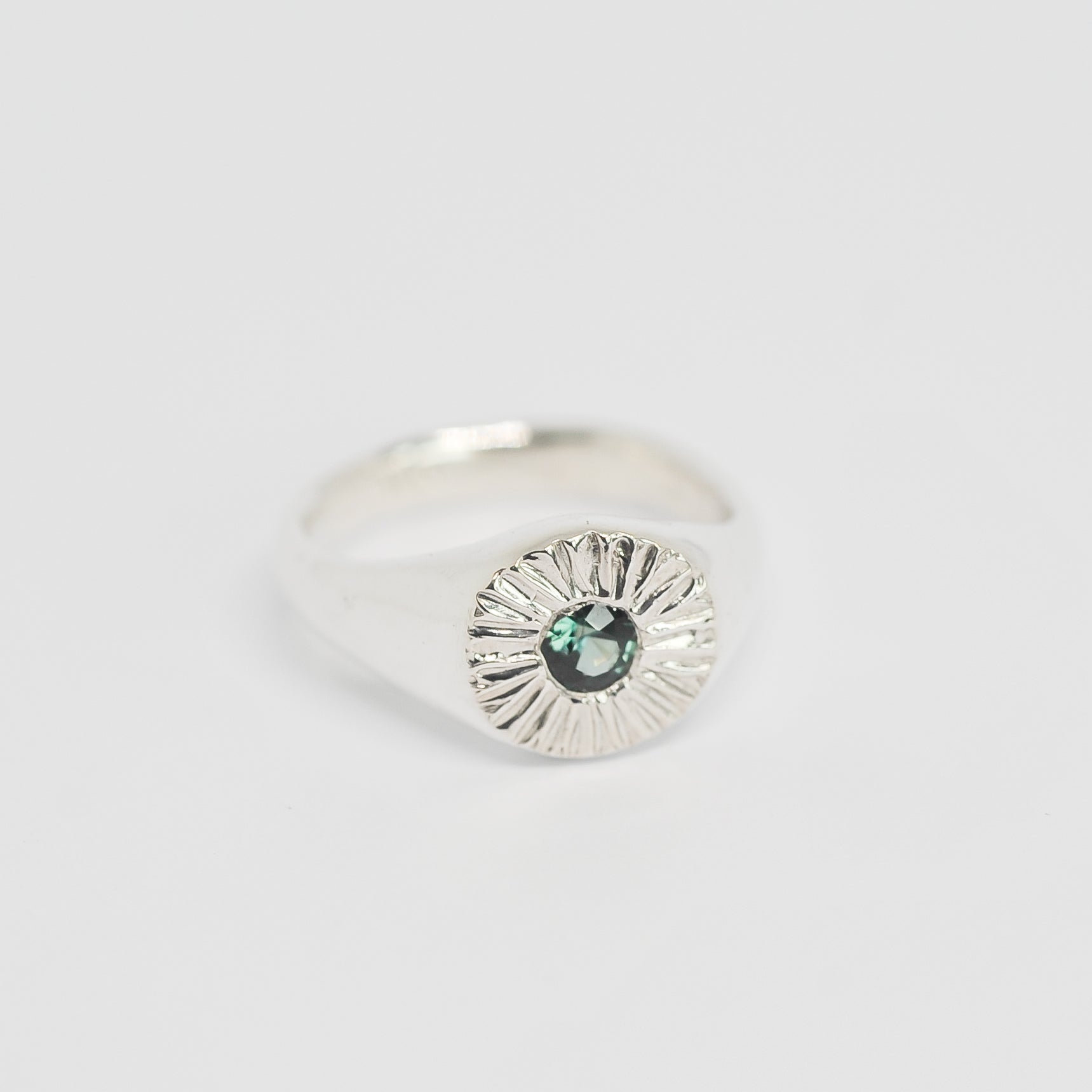 Maeve Ring | R