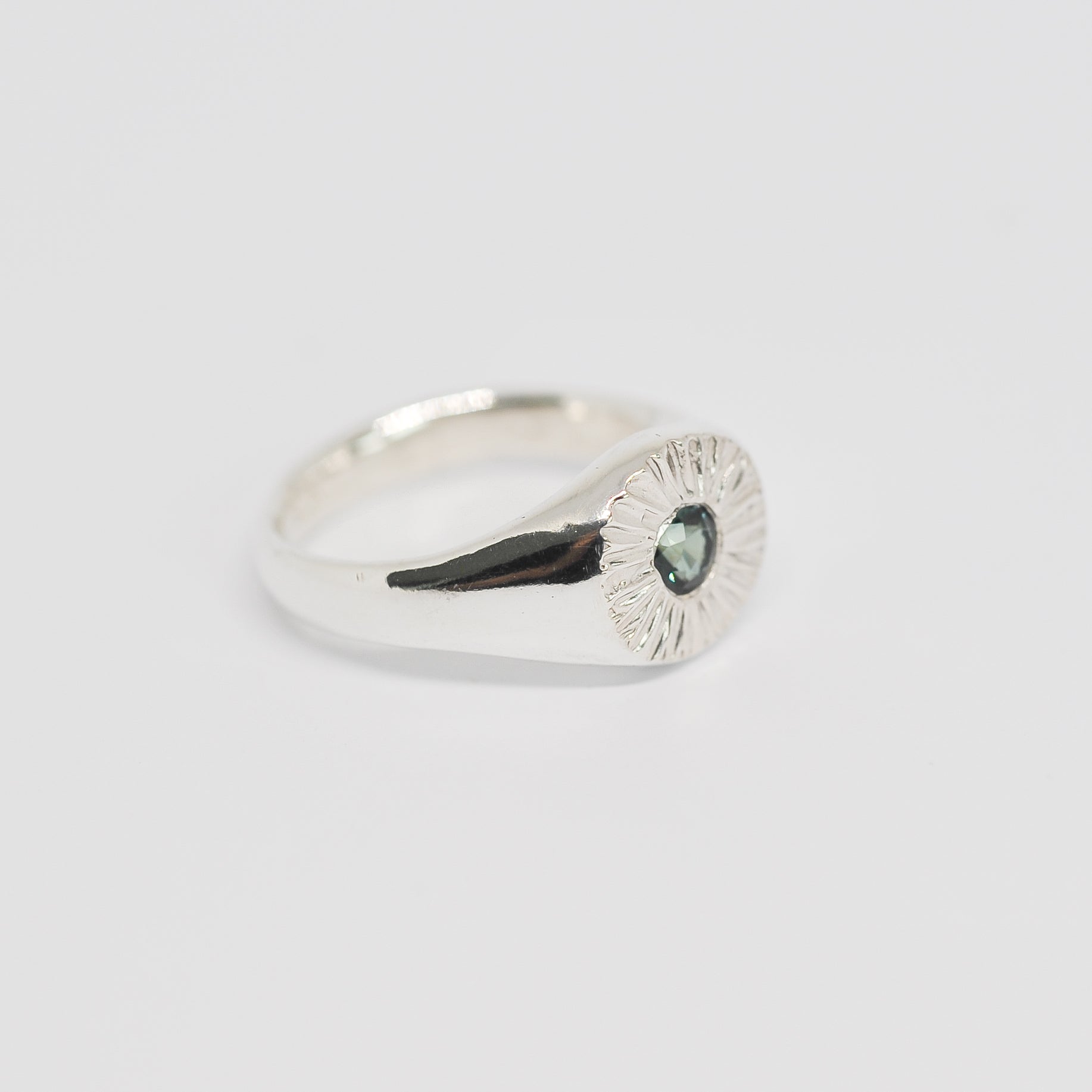 Maeve Ring | R