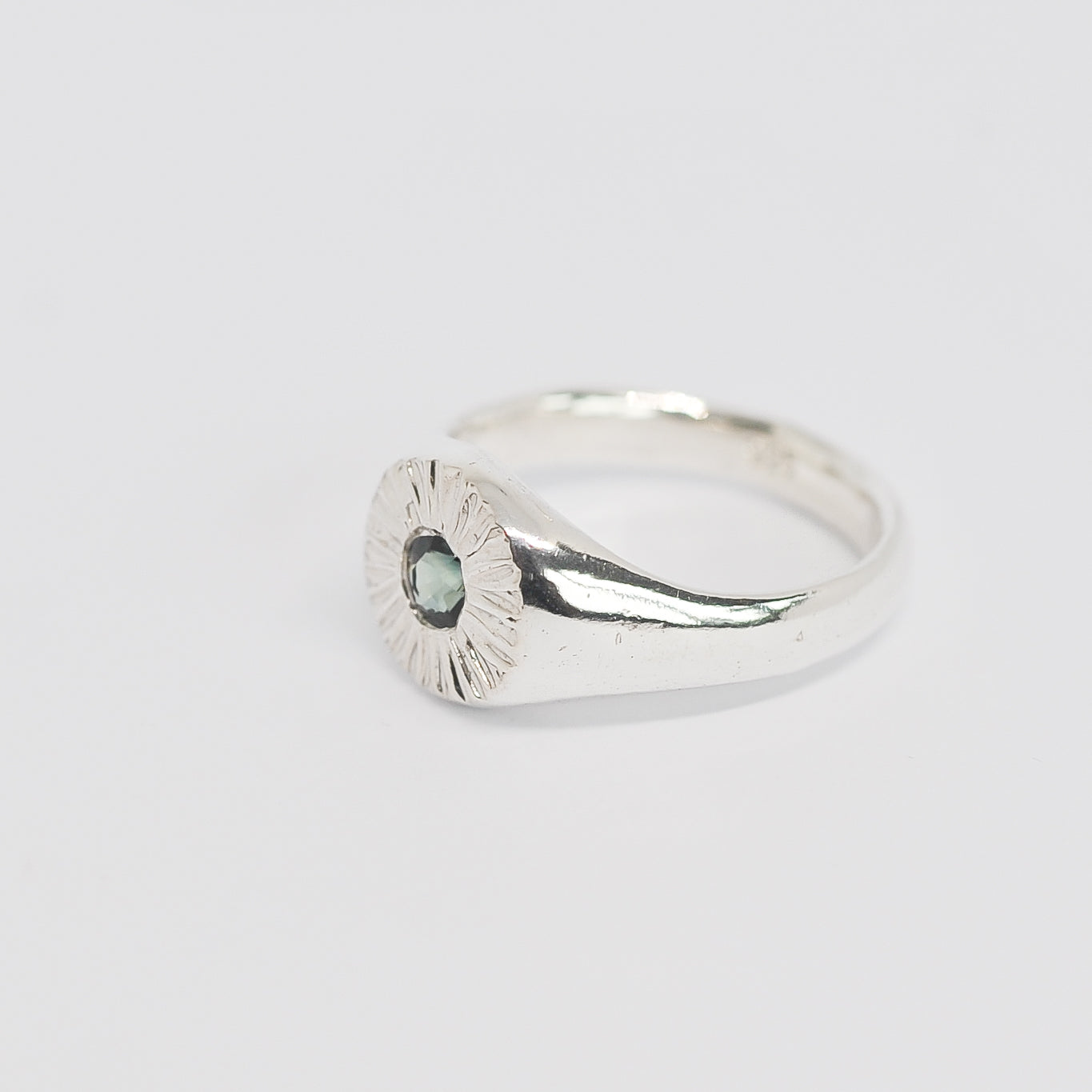 Maeve Ring | R