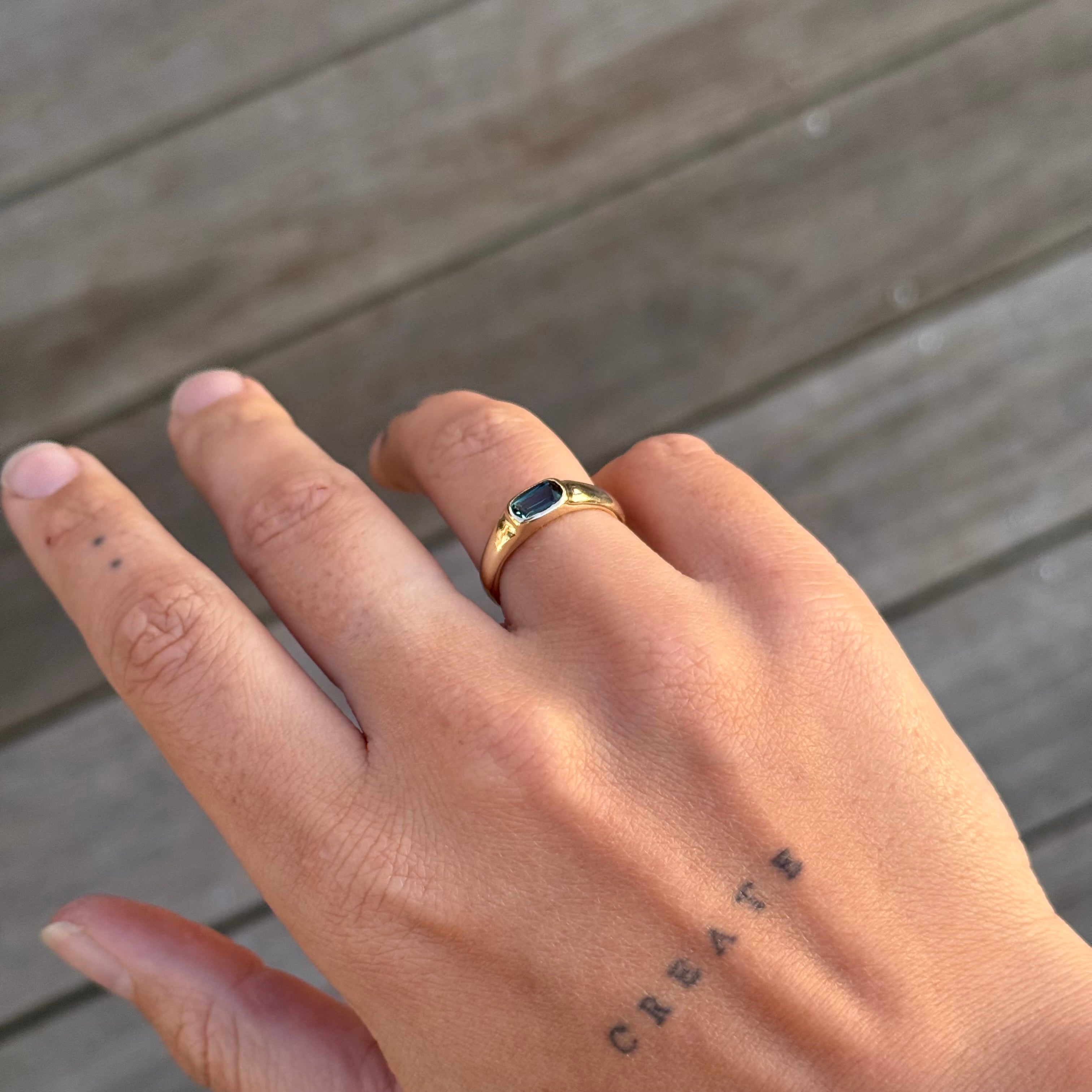 Lia Ring | O
