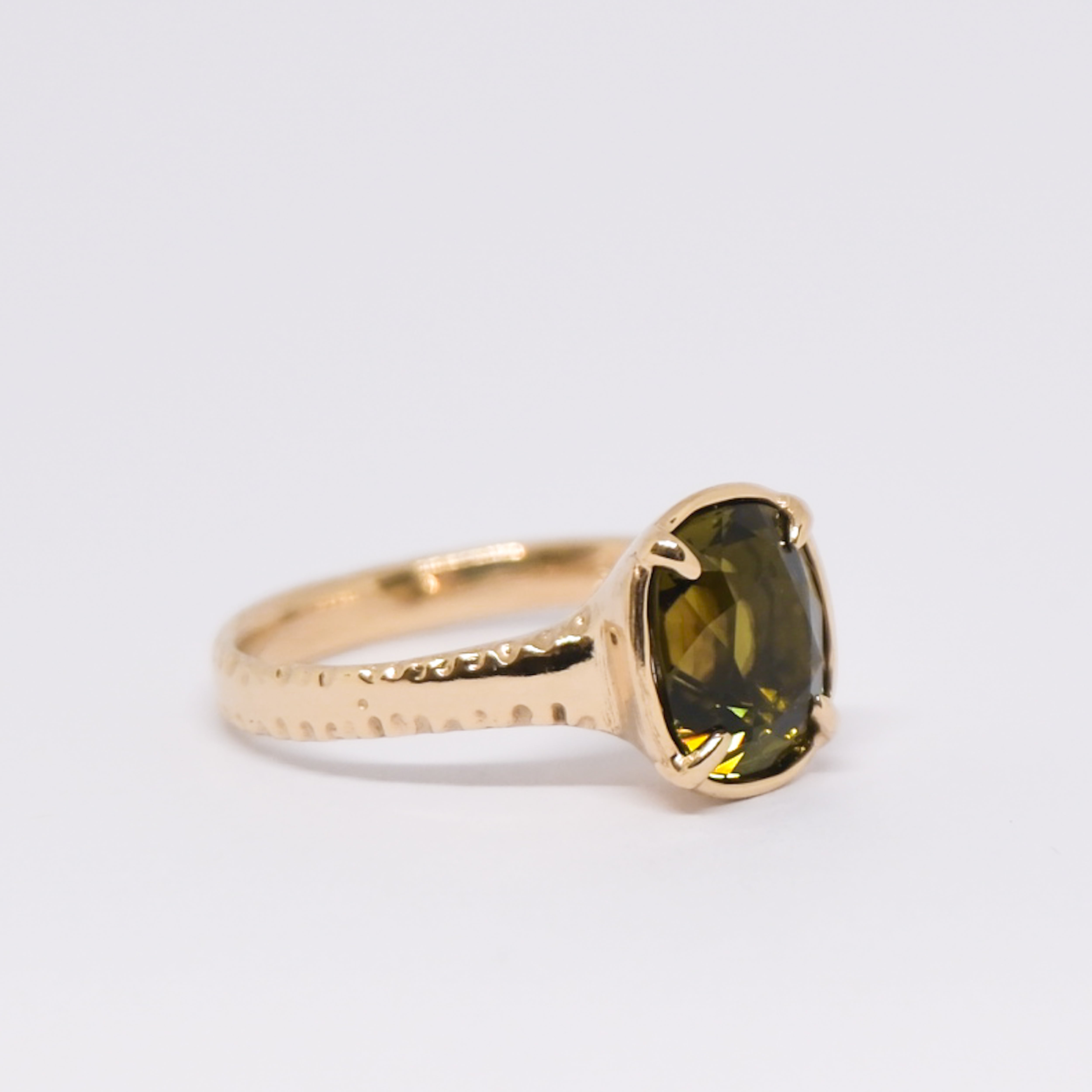 Leon Ring | Q