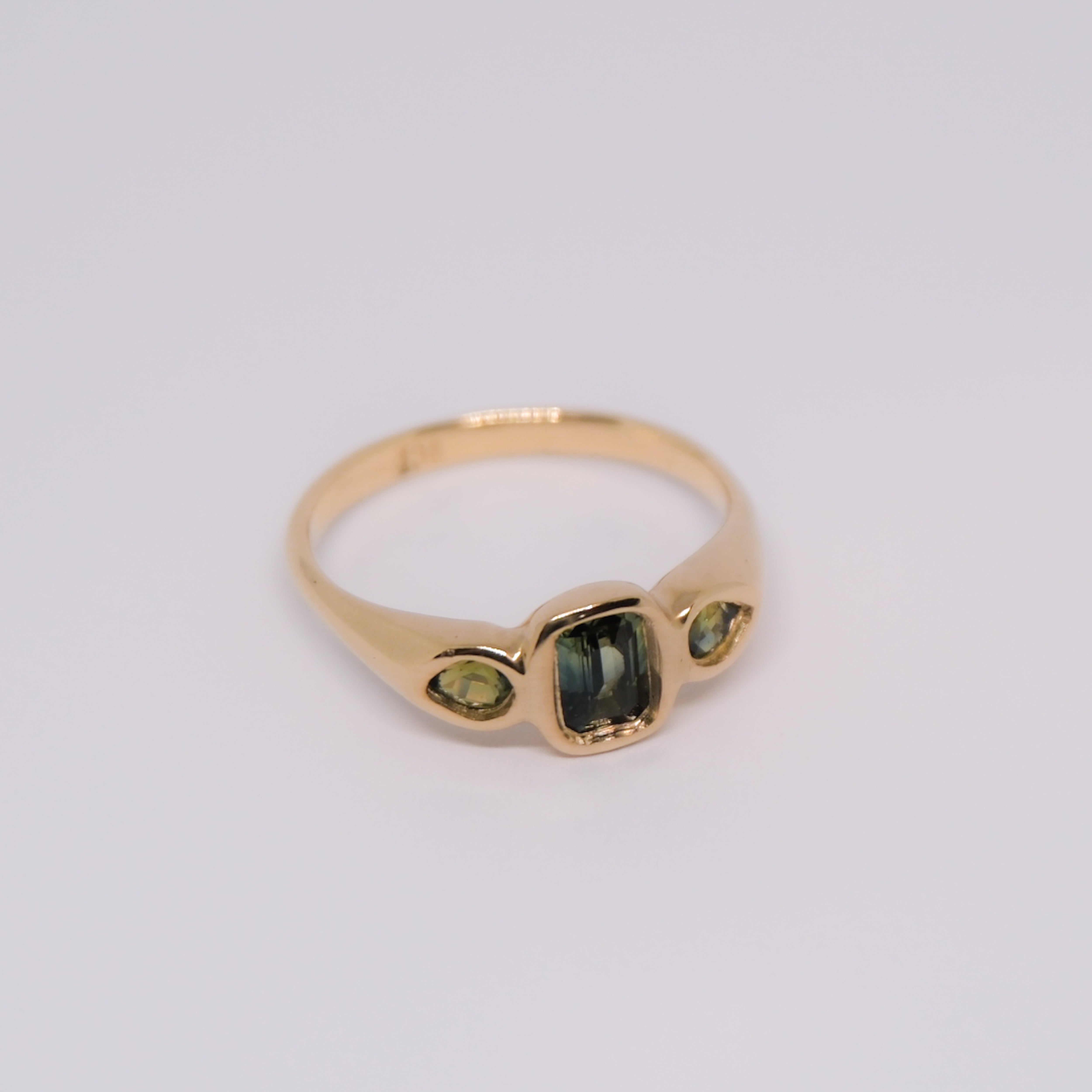 Niah Ring | Q