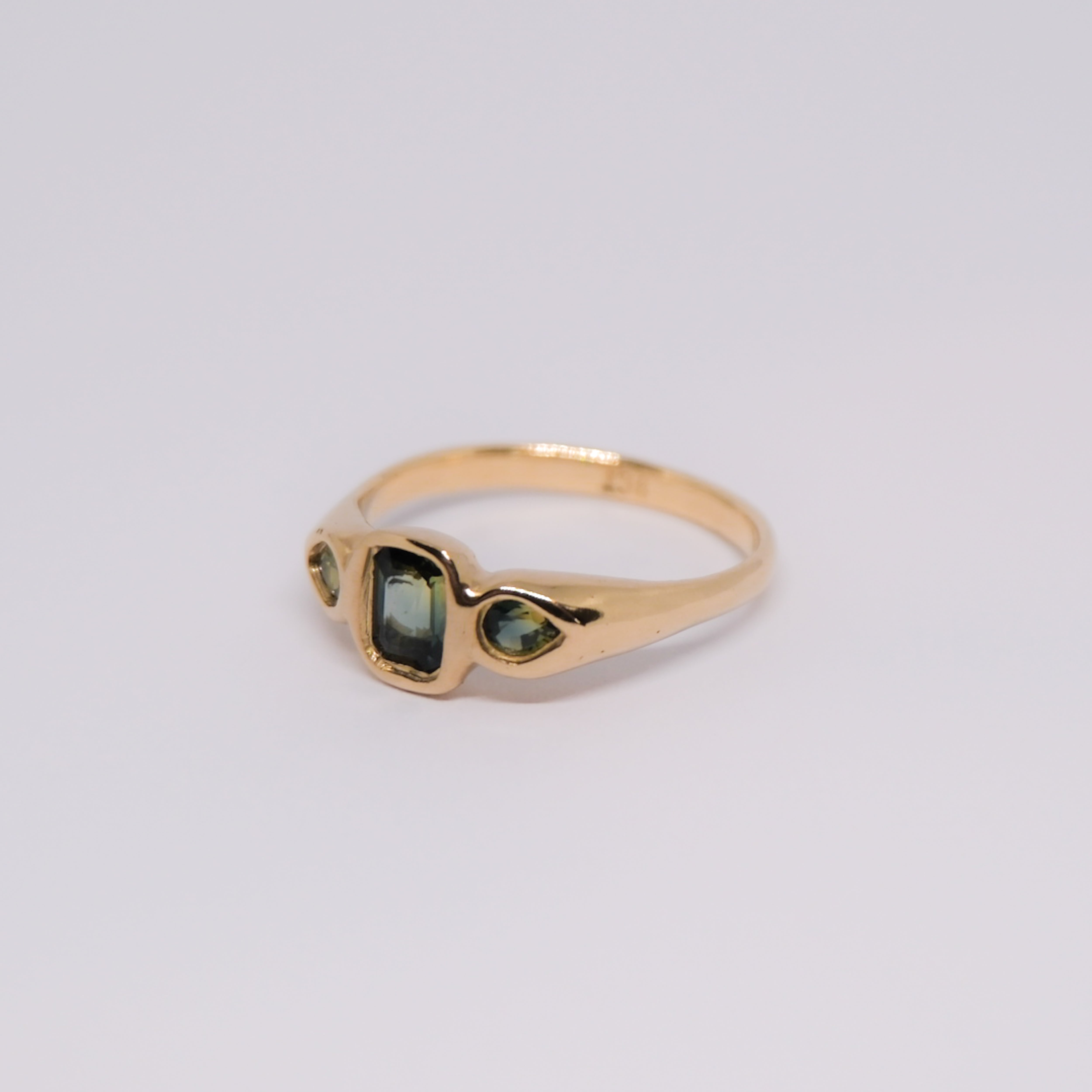 Niah Ring | Q