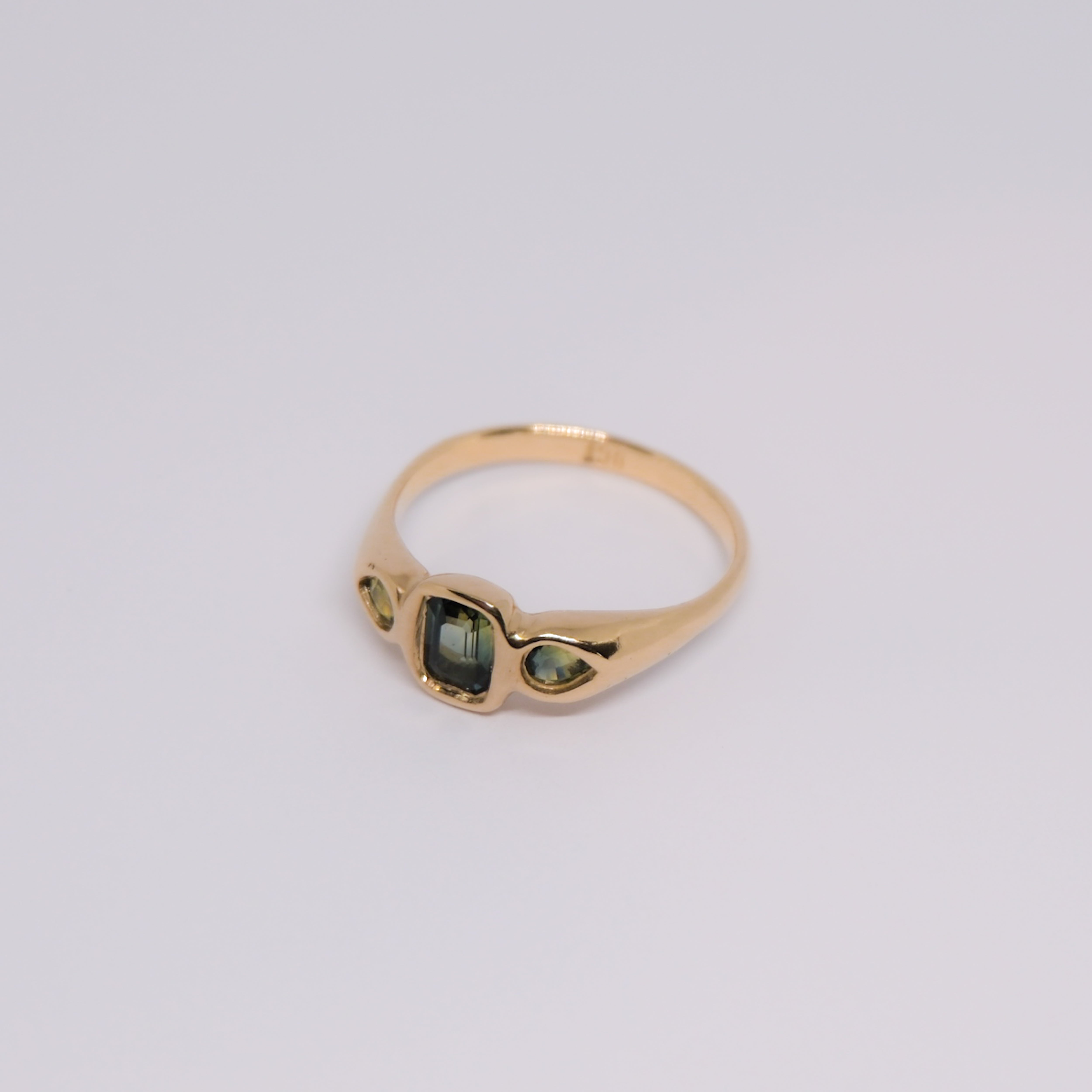 Niah Ring | Q