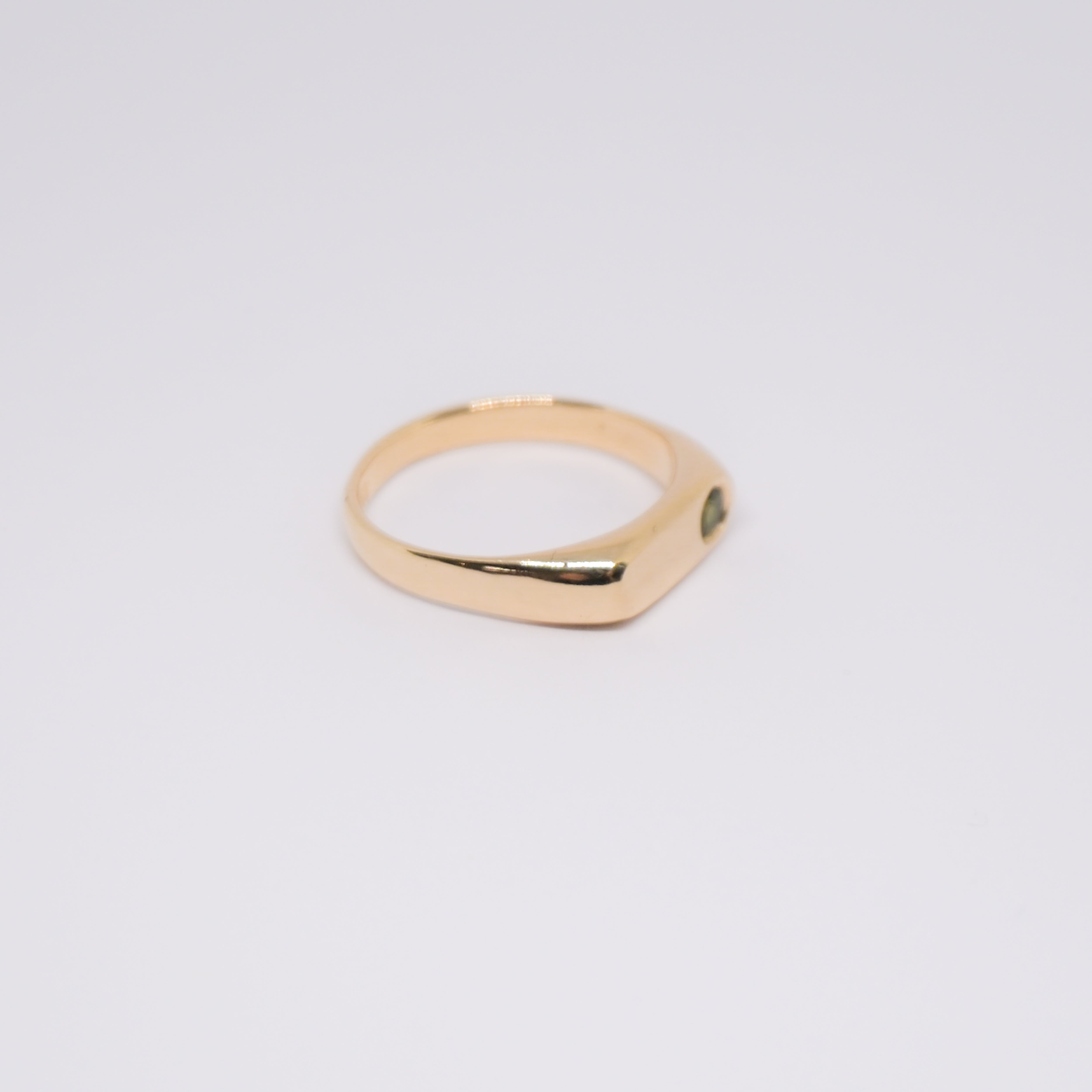 Ravi Ring | R