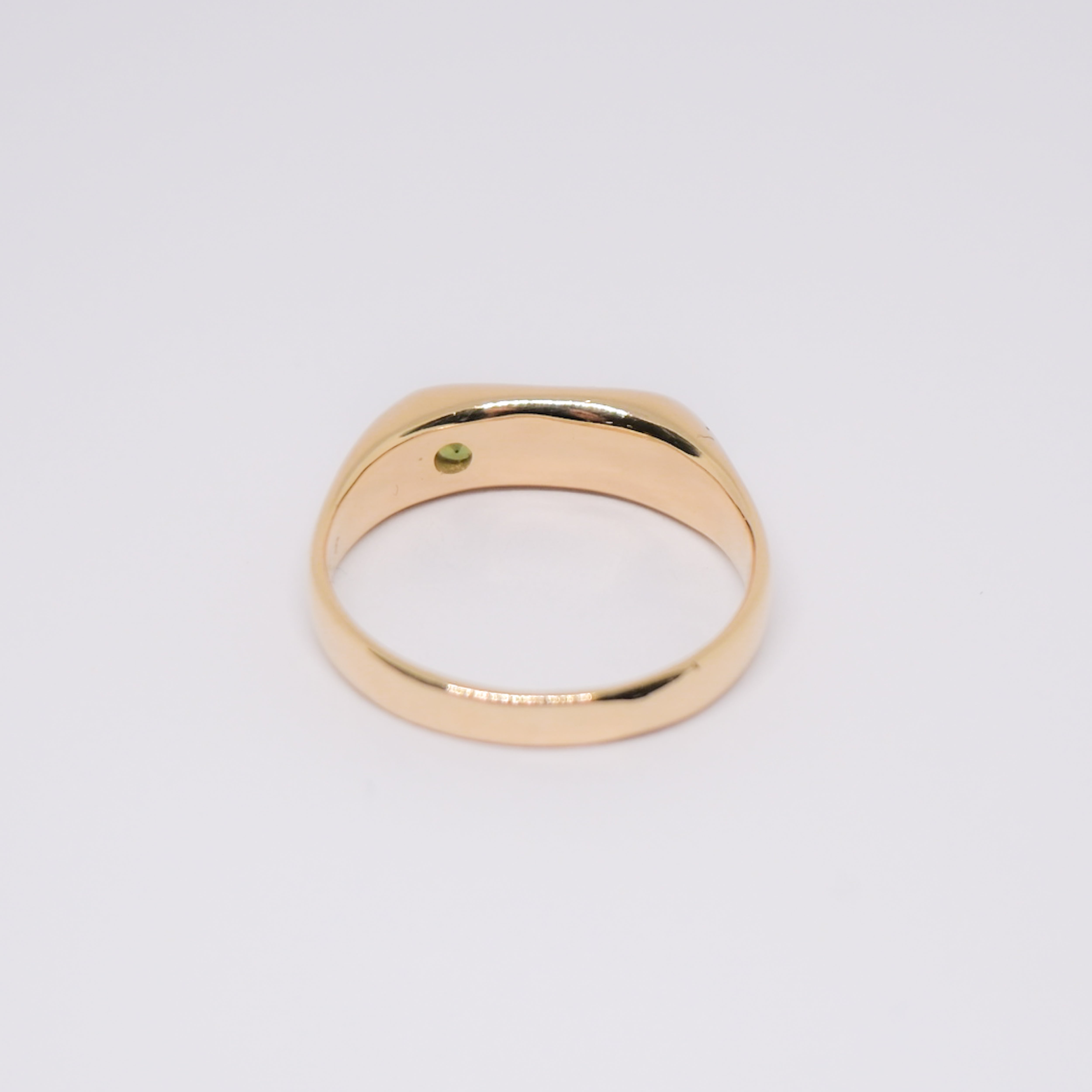 Ravi Ring | R