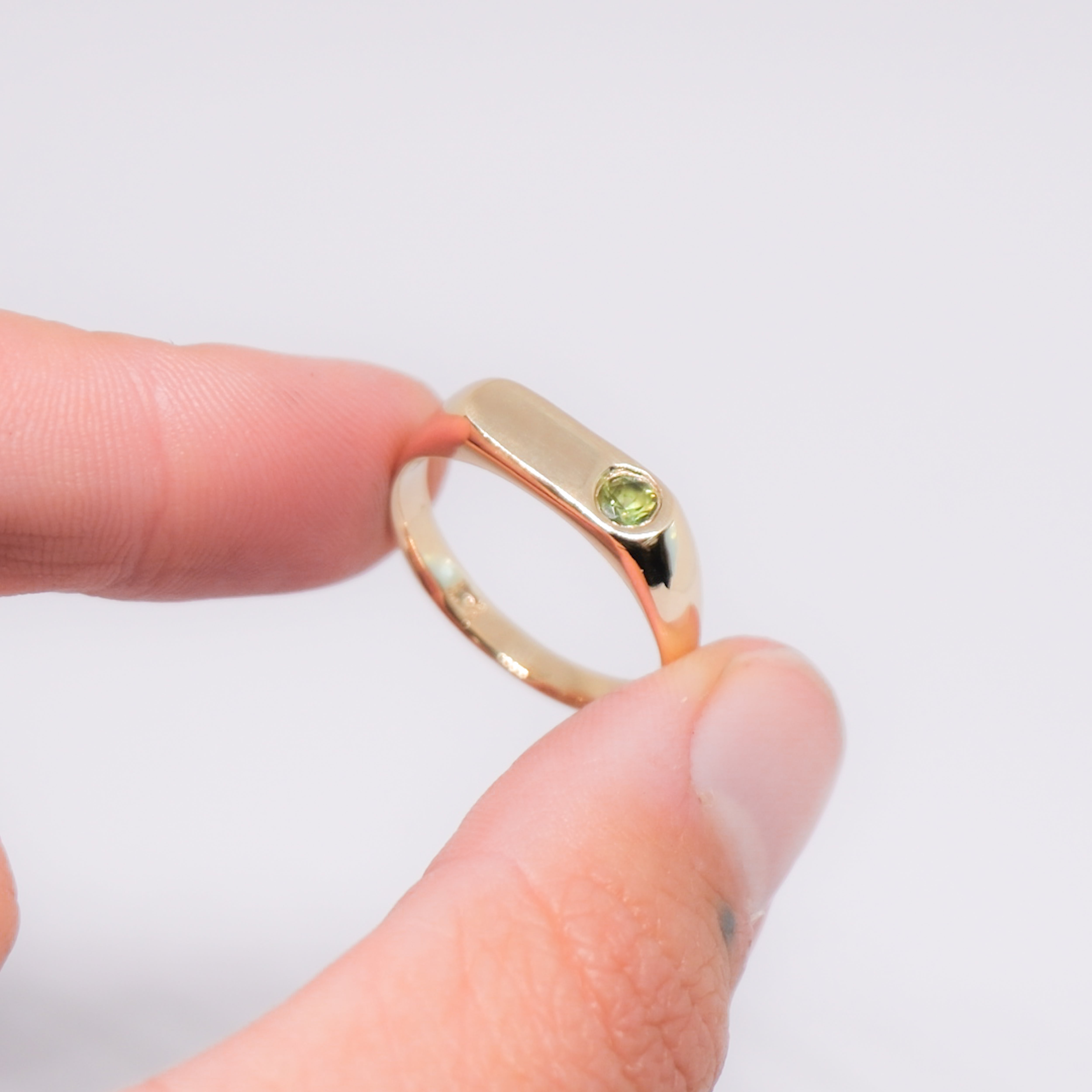 Ravi Ring | R