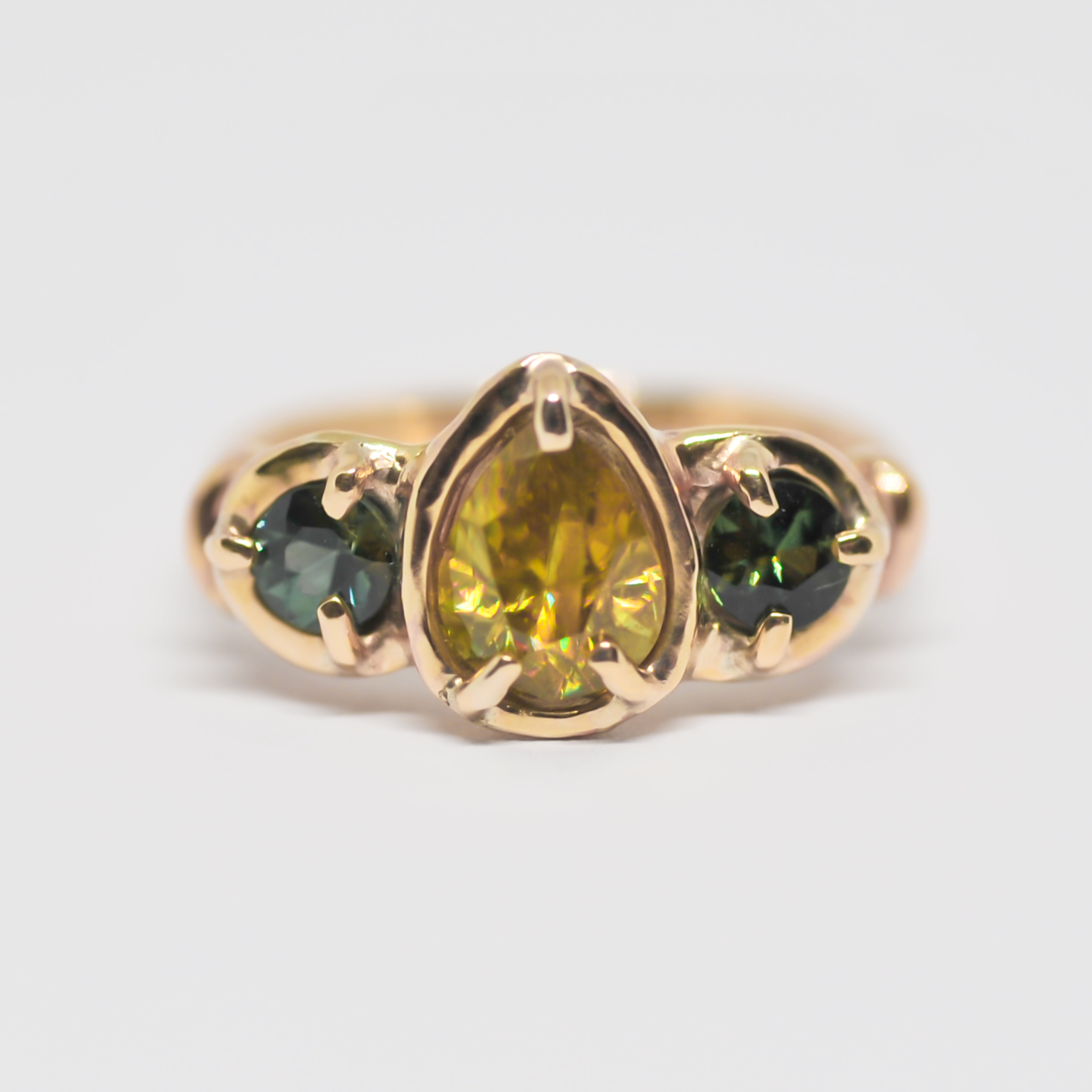 Freya Ring | O