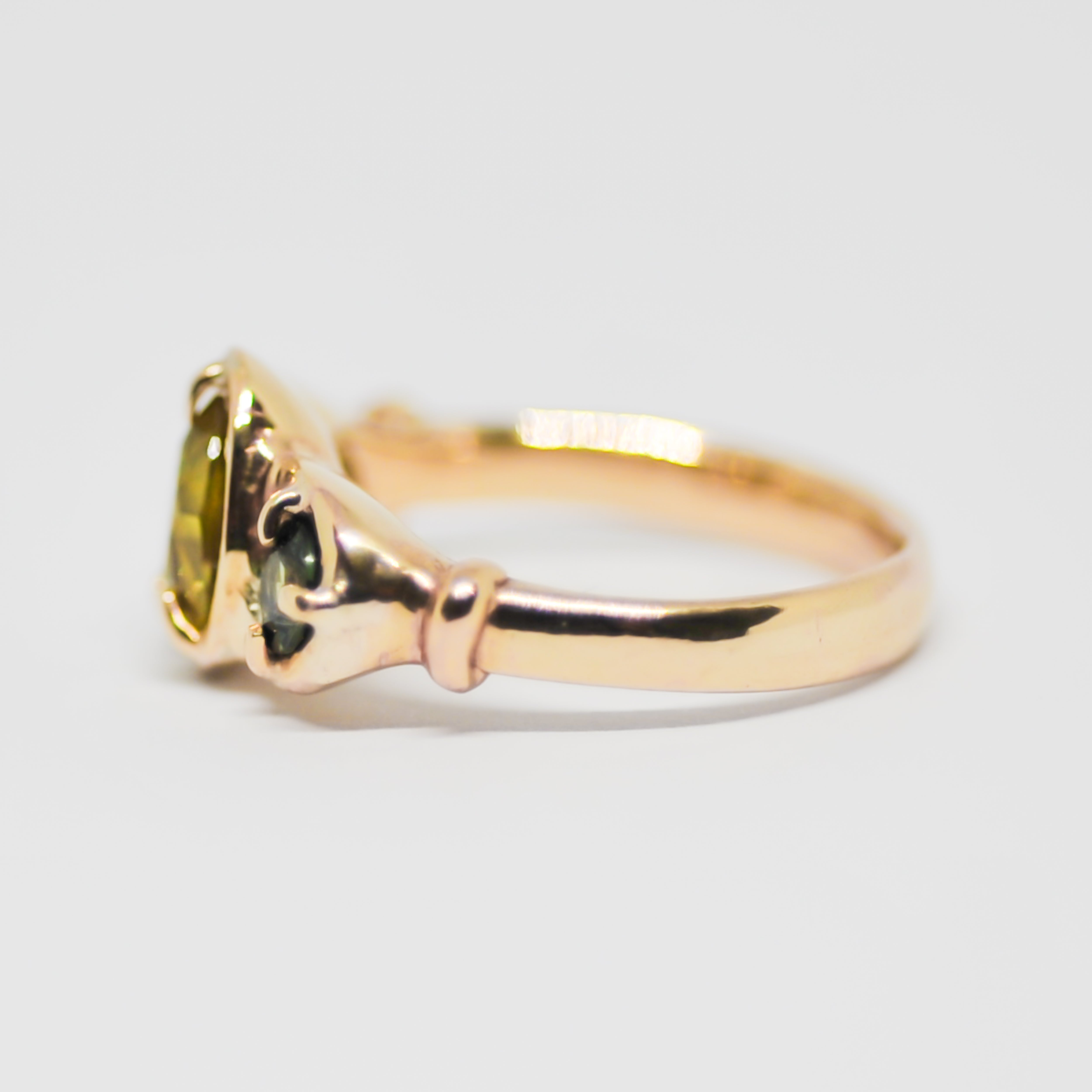 Freya Ring | O