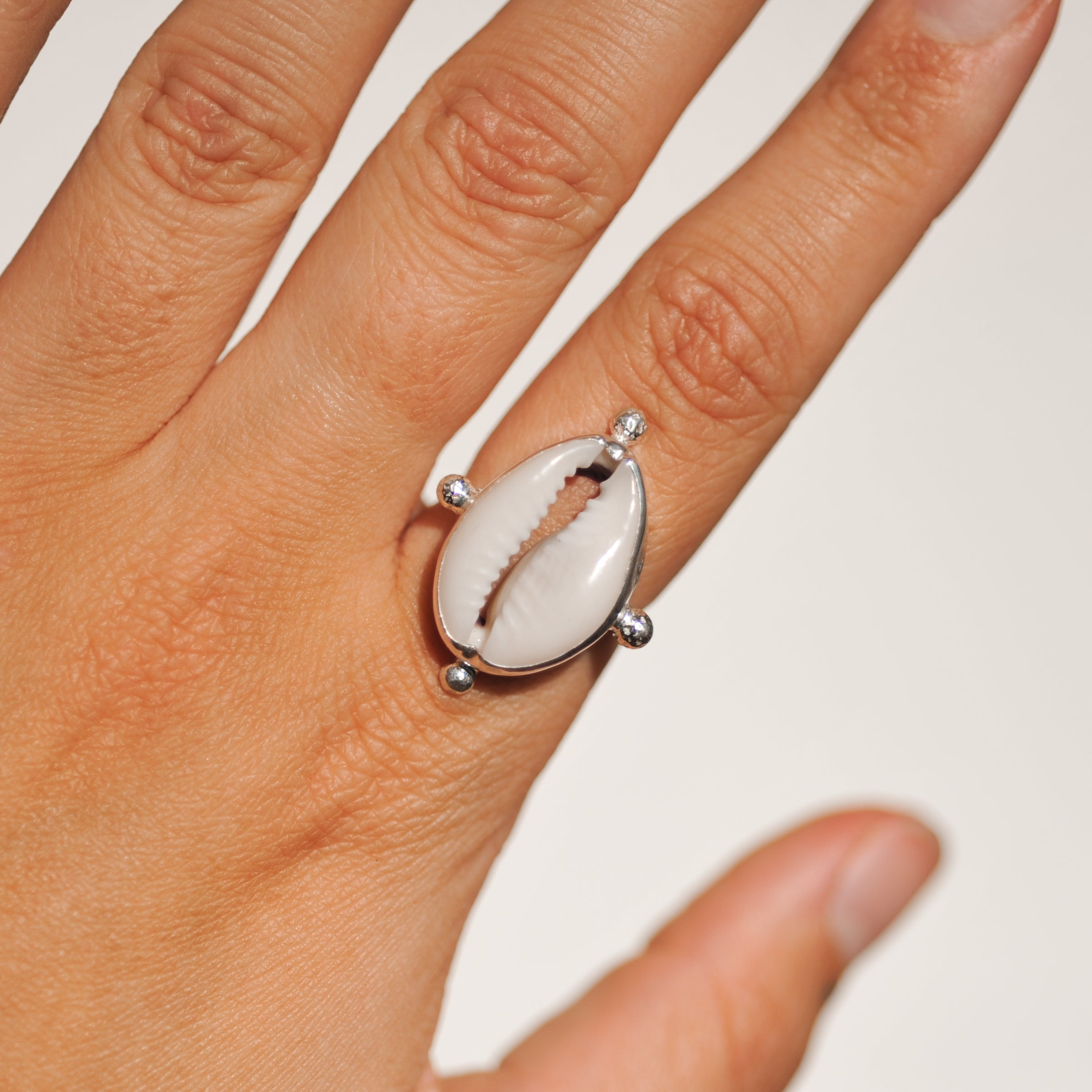 Cowrie Ring | Q