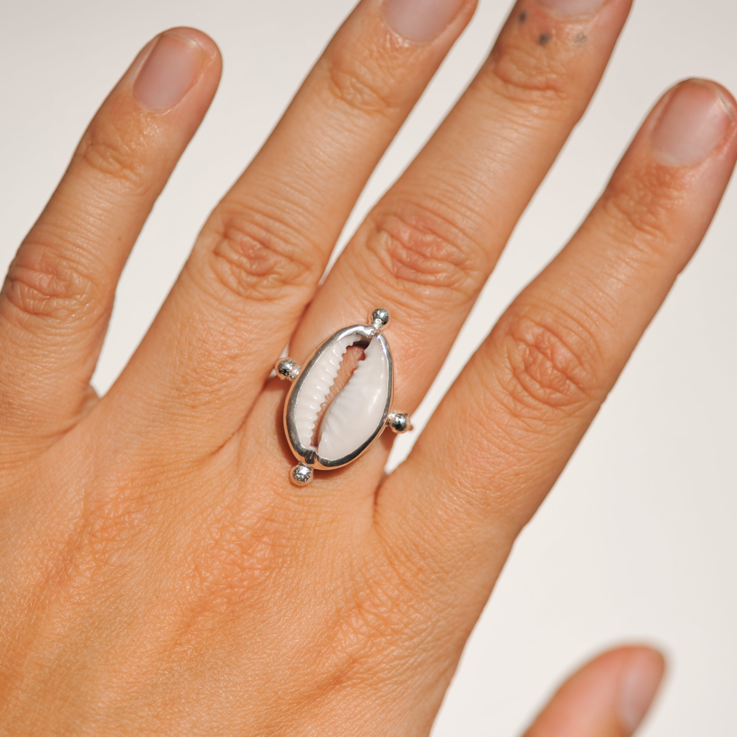 Cowrie Ring | O