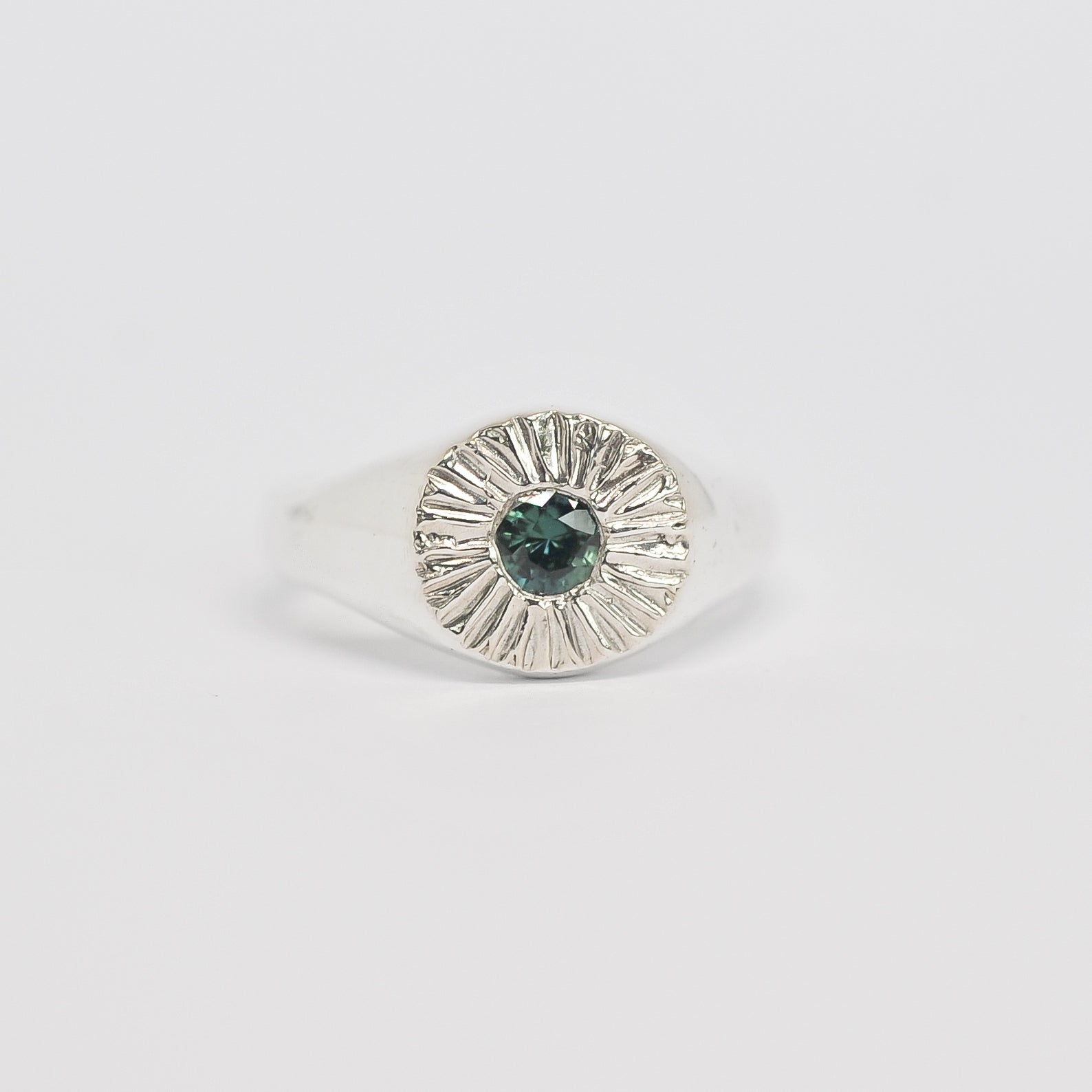 Maeve Ring | R