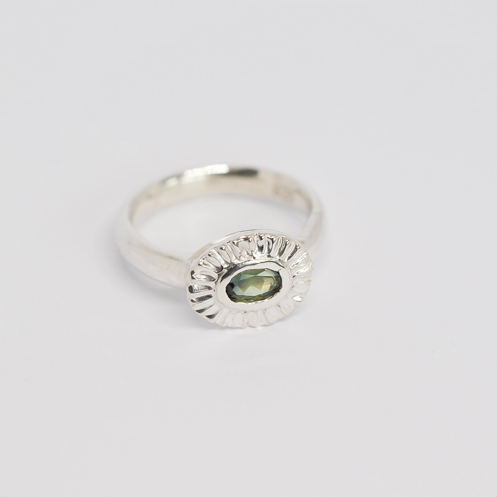 Stevie Ring | L