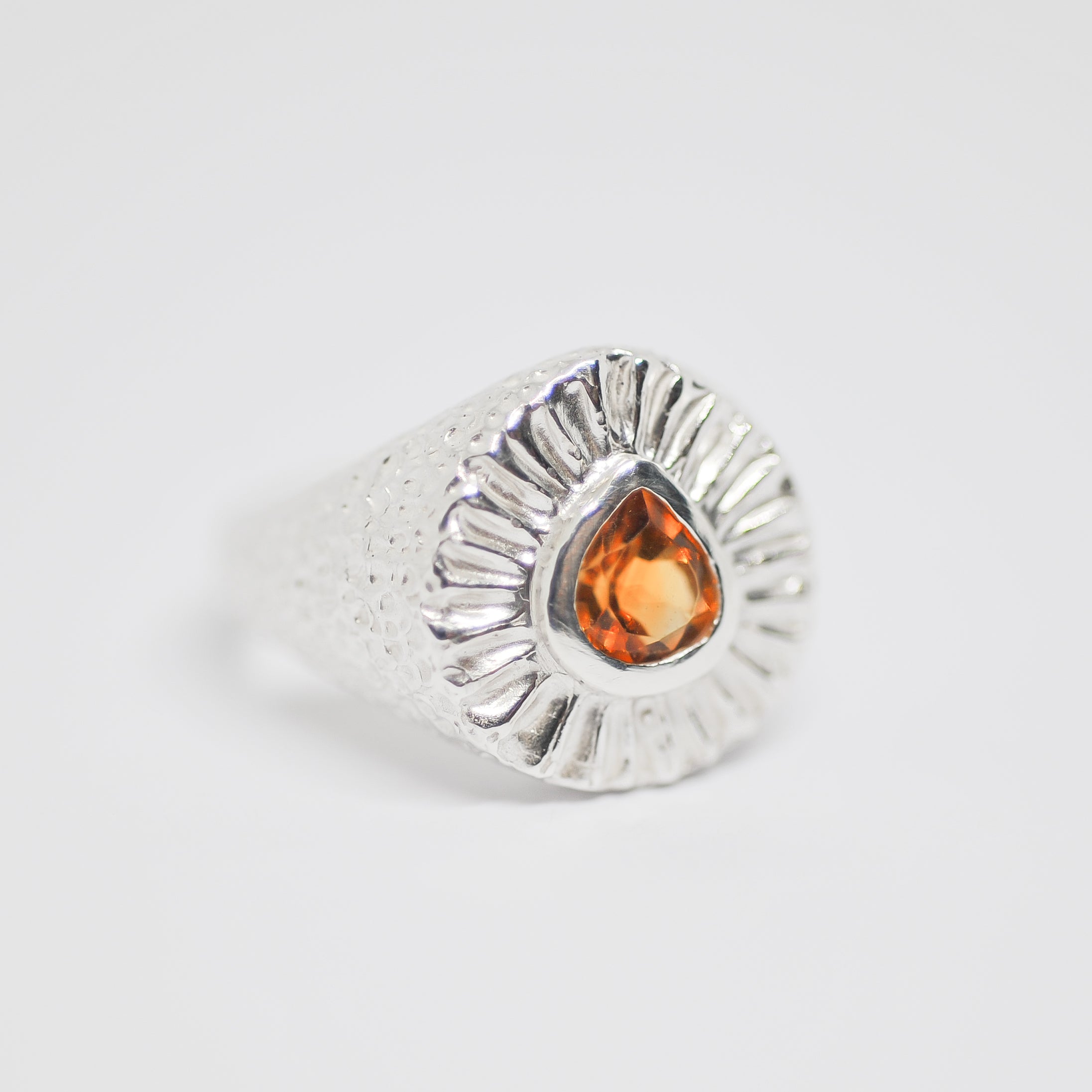 Ray Ring | J