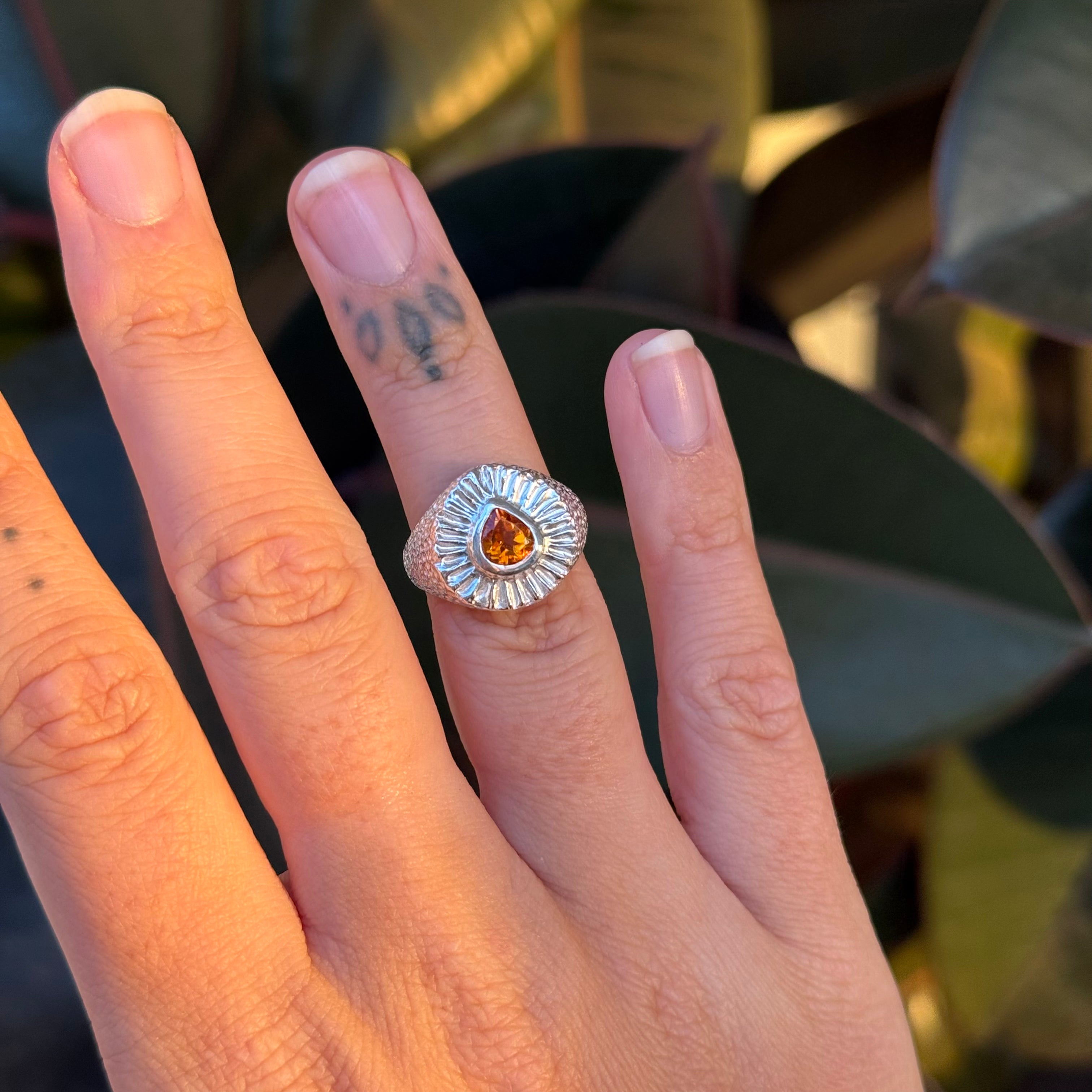 Ray Ring | J
